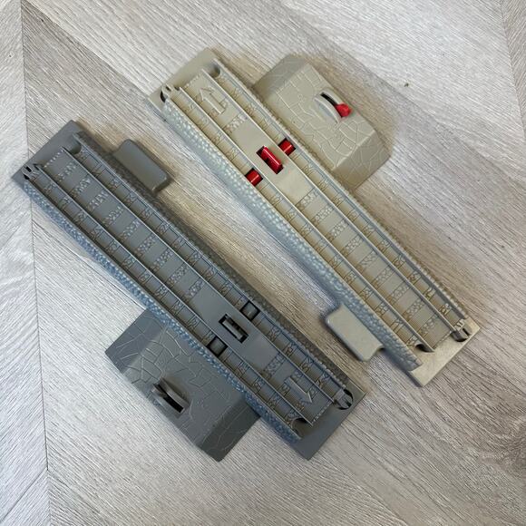 Thomas Train Trackmaster Lot of 2 Straight Tracks Stop/Go Switch Beige Gray - Picture 1 of 7